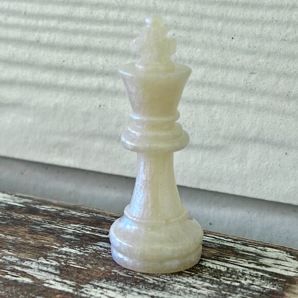 Marbled Blue-Black and Pearl White Chess Board Game with Velvet Bag 32 pieces - Picture 6 of 9